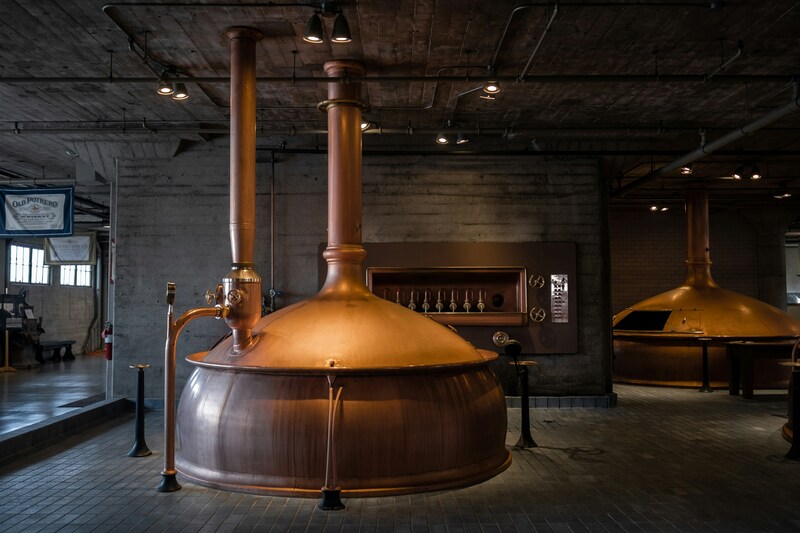 Rum Copper Pot Still in einer Fabrik