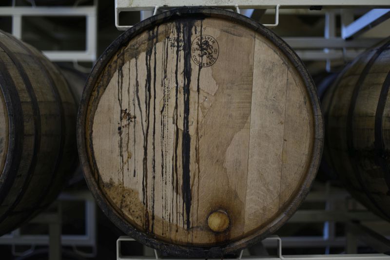 Altes Eichenfass zur Lagerung von Calvados